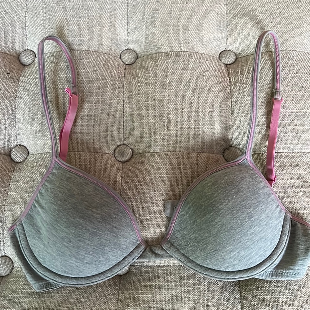 Victorias Secret T Shirt Bra, gray, size 32B
